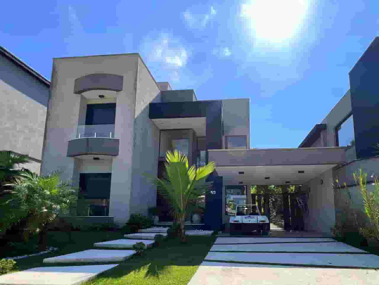 CASA COM 6 DORMITÓRIOS (6 SUÍTES), 4 VAGAS, 385M² ÁREA ÚTIL À LOCAÇÃO - Imagem 1
