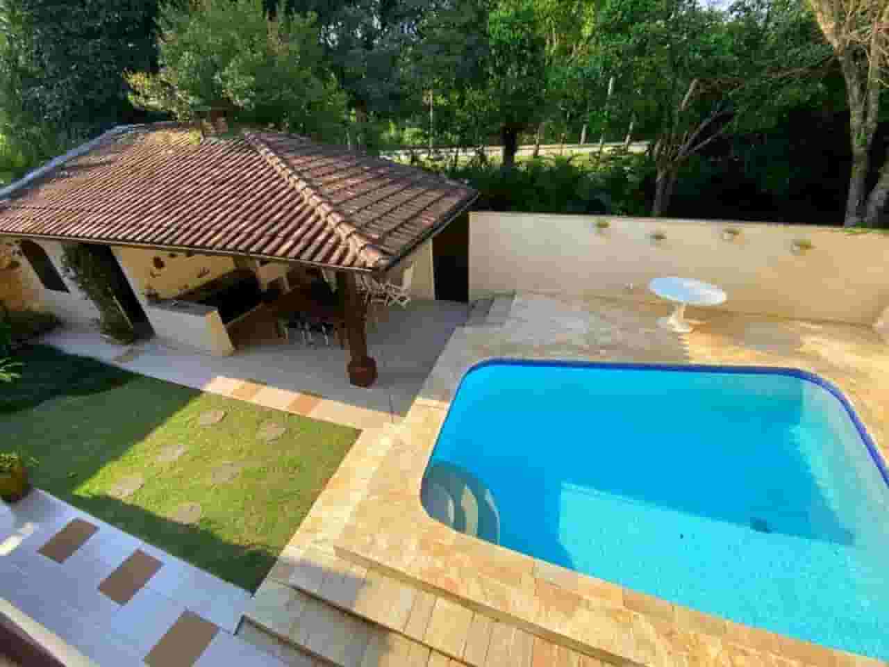 CASA COM 4 DORMITÓRIOS (3 SUÍTES), 4 VAGAS, 220M² ÁREA ÚTIL - Imagem 1