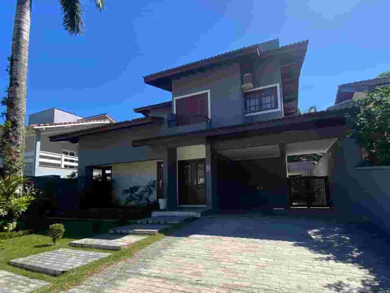 CASA COM 4 DORMITÓRIOS (4 SUÍTES), 6 VAGAS, 220M² ÁREA ÚTIL - Imagem 1