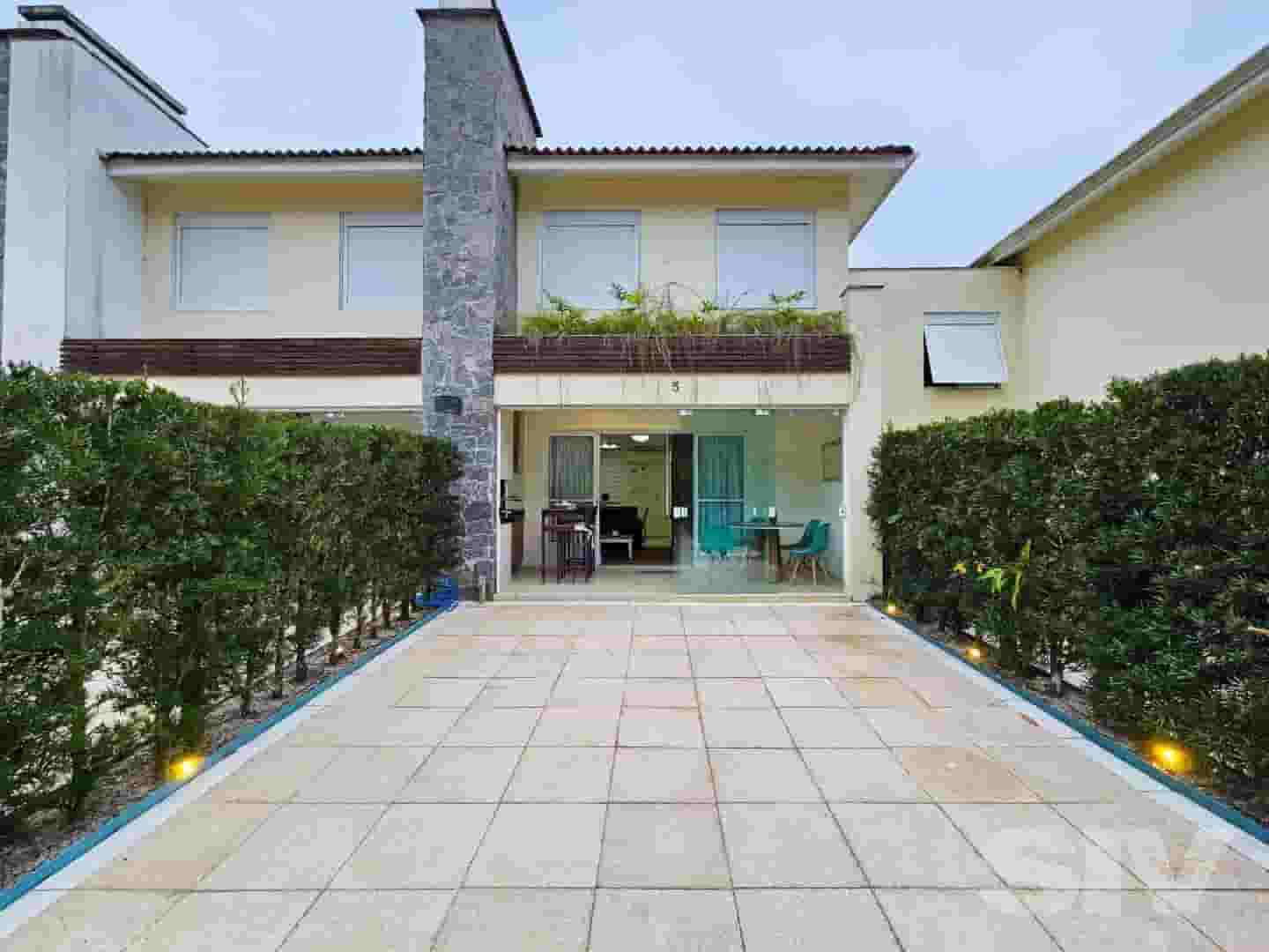 Village com 3 dormitórios à venda, 92 m² por R$ 1.580.000,00 - Riviera - Módulo 28 - Bertioga/SP - Imagem 2